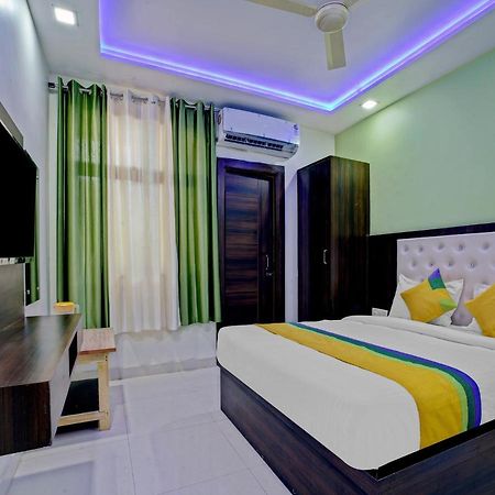 אגרה Hotel The Orient Tree, Agra מראה חיצוני תמונה