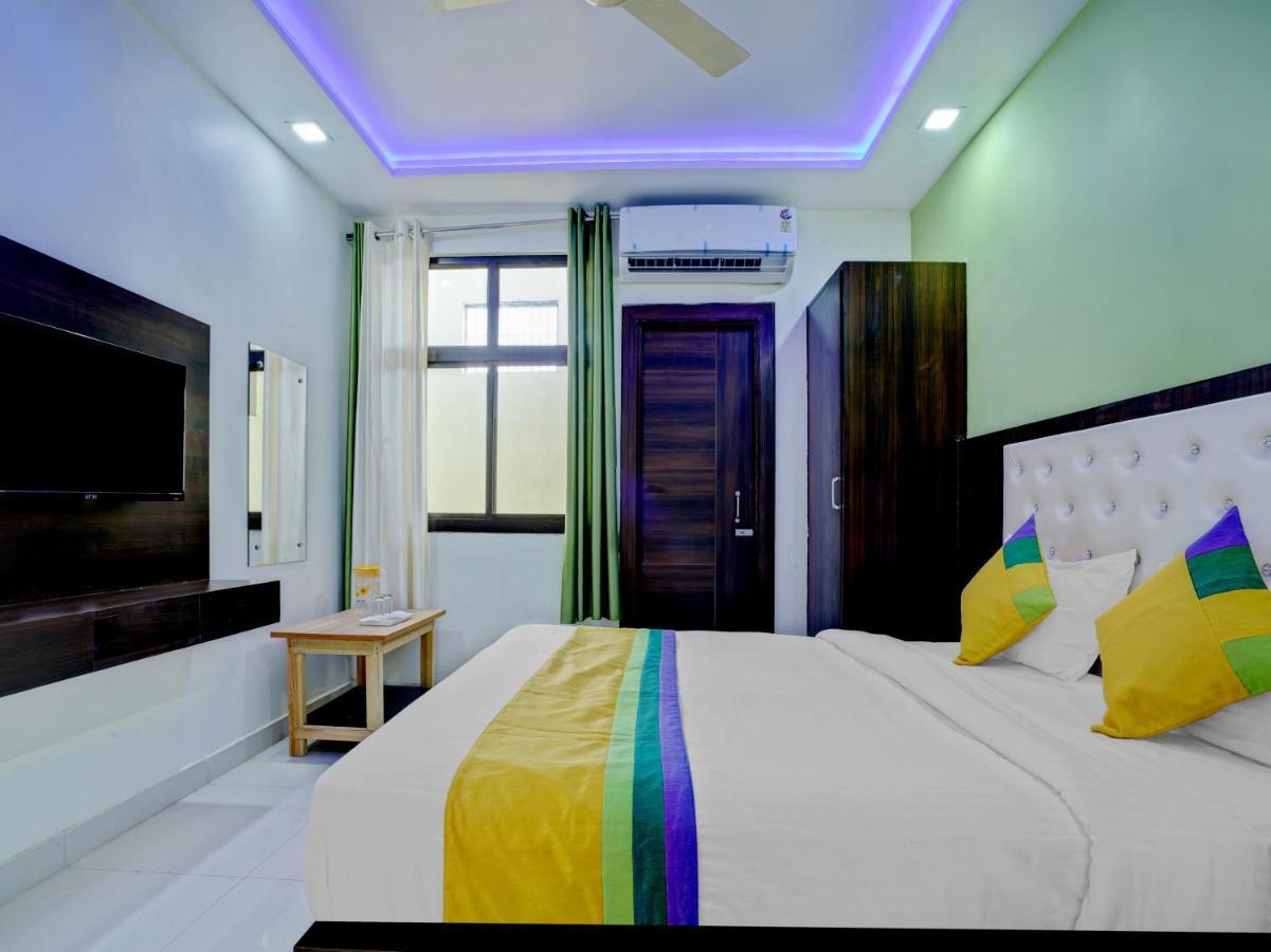 אגרה Hotel The Orient Tree, Agra מראה חיצוני תמונה